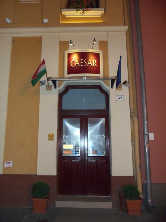 Caesar Panzio Hotell Pápa Exteriör bild